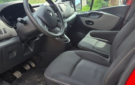 Renault Trafic, 2015 год, 2 880 000 рублей, 19 фотография