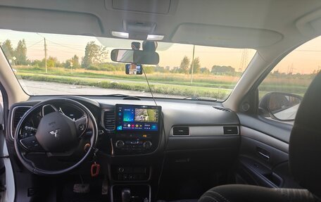 Mitsubishi Outlander III рестайлинг 3, 2017 год, 1 890 000 рублей, 20 фотография