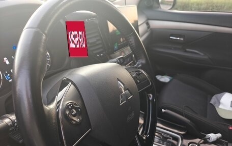 Mitsubishi Outlander III рестайлинг 3, 2017 год, 1 890 000 рублей, 22 фотография