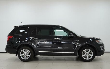 Ford Explorer VI, 2017 год, 2 570 000 рублей, 5 фотография