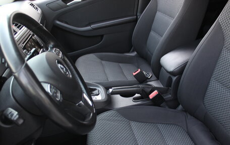 Volkswagen Jetta VI, 2012 год, 875 000 рублей, 11 фотография