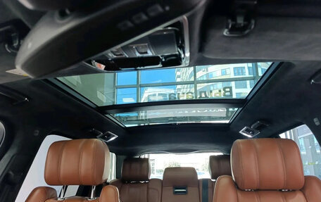 Land Rover Range Rover IV рестайлинг, 2014 год, 3 490 000 рублей, 17 фотография