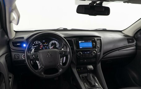 Mitsubishi Pajero Sport III рестайлинг, 2016 год, 2 228 950 рублей, 6 фотография