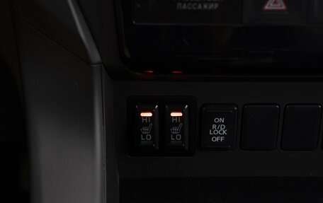 Mitsubishi Pajero Sport III рестайлинг, 2016 год, 2 228 950 рублей, 25 фотография