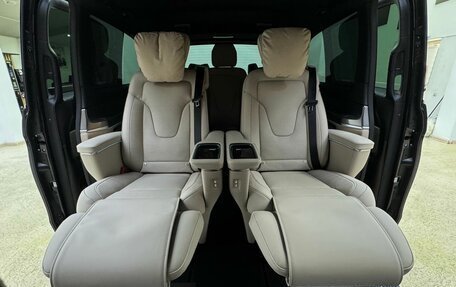 Mercedes-Benz V-Класс, 2025 год, 14 300 000 рублей, 30 фотография