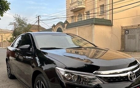 Toyota Camry, 2017 год, 2 000 000 рублей, 2 фотография