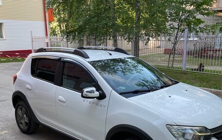 Renault Sandero II рестайлинг, 2018 год, 1 300 000 рублей, 2 фотография