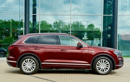Volkswagen Touareg III, 2019 год, 4 850 000 рублей, 6 фотография