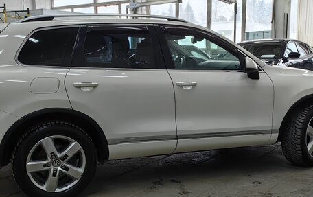 Volkswagen Touareg III, 2011 год, 1 699 000 рублей, 2 фотография