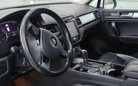 Volkswagen Touareg III, 2011 год, 1 699 000 рублей, 8 фотография