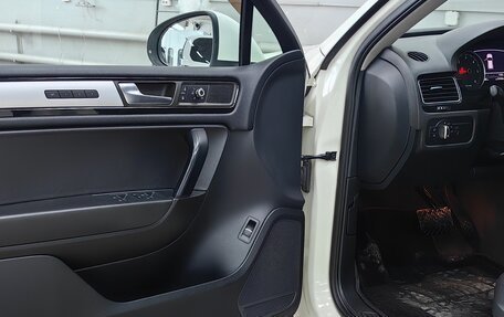 Volkswagen Touareg III, 2011 год, 1 699 000 рублей, 11 фотография