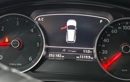 Volkswagen Touareg III, 2011 год, 1 699 000 рублей, 9 фотография