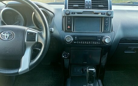 Toyota Land Cruiser Prado 150 рестайлинг 2, 2016 год, 3 740 000 рублей, 7 фотография