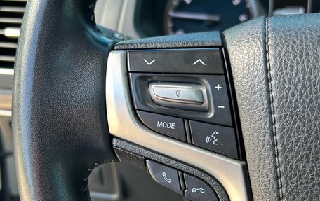 Toyota Land Cruiser Prado 150 рестайлинг 2, 2021 год, 7 470 000 рублей, 10 фотография