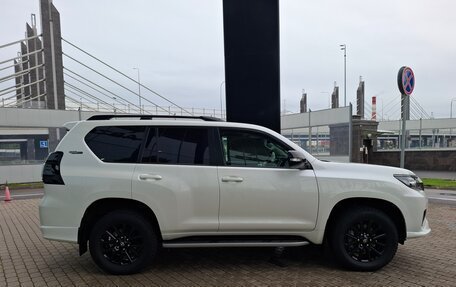 Toyota Land Cruiser Prado 150 рестайлинг 2, 2021 год, 7 470 000 рублей, 7 фотография
