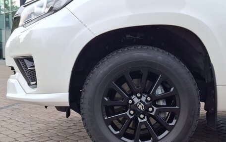Toyota Land Cruiser Prado 150 рестайлинг 2, 2021 год, 7 470 000 рублей, 18 фотография