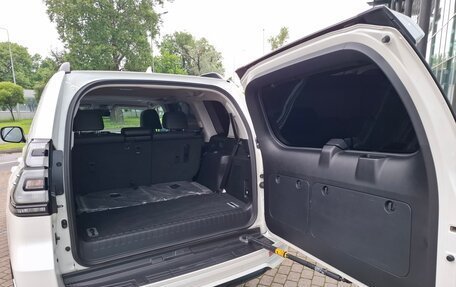 Toyota Land Cruiser Prado 150 рестайлинг 2, 2021 год, 7 470 000 рублей, 15 фотография