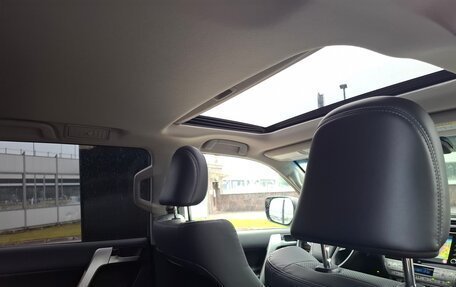 Toyota Land Cruiser Prado 150 рестайлинг 2, 2021 год, 7 470 000 рублей, 28 фотография