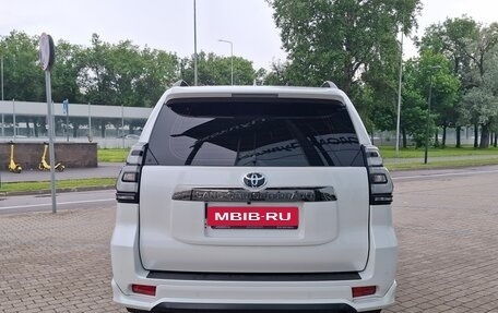 Toyota Land Cruiser Prado 150 рестайлинг 2, 2021 год, 7 470 000 рублей, 6 фотография