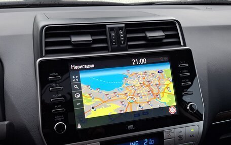 Toyota Land Cruiser Prado 150 рестайлинг 2, 2021 год, 7 470 000 рублей, 31 фотография