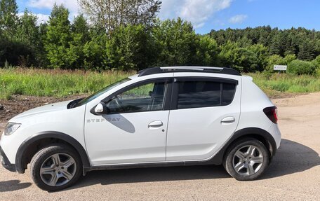 Renault Sandero II рестайлинг, 2019 год, 1 250 000 рублей, 1 фотография