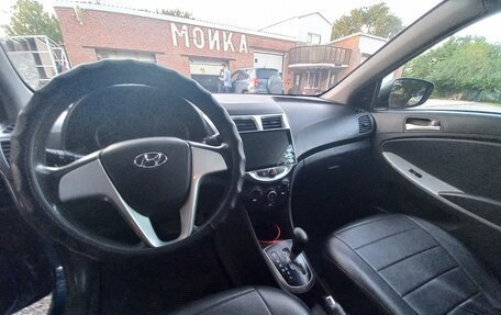 Hyundai Solaris II рестайлинг, 2011 год, 750 000 рублей, 5 фотография
