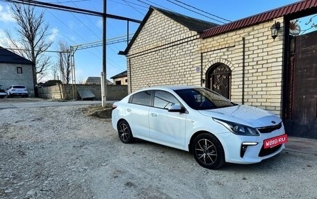 KIA Rio IV, 2017 год, 1 000 000 рублей, 4 фотография
