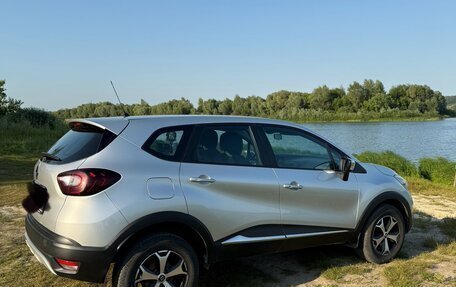 Renault Kaptur I рестайлинг, 2018 год, 1 700 000 рублей, 4 фотография