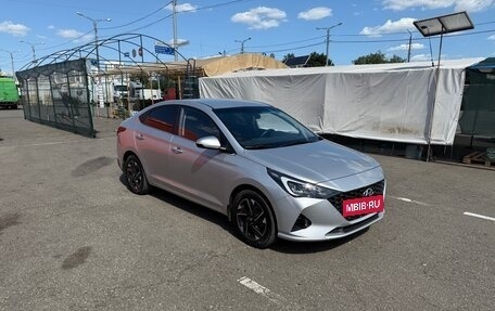 Hyundai Solaris II рестайлинг, 2022 год, 1 780 000 рублей, 2 фотография