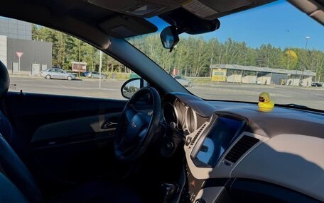 Chevrolet Cruze II, 2011 год, 700 000 рублей, 4 фотография