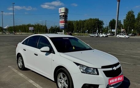 Chevrolet Cruze II, 2011 год, 700 000 рублей, 2 фотография