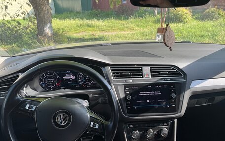 Volkswagen Tiguan II, 2018 год, 2 950 000 рублей, 8 фотография