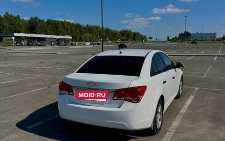 Chevrolet Cruze II, 2011 год, 700 000 рублей, 3 фотография