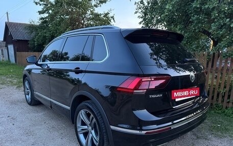 Volkswagen Tiguan II, 2018 год, 2 950 000 рублей, 2 фотография