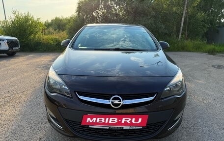 Opel Astra J, 2013 год, 915 000 рублей, 2 фотография