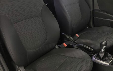 Hyundai Solaris II рестайлинг, 2015 год, 899 000 рублей, 20 фотография
