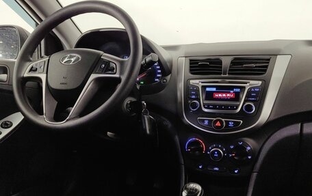 Hyundai Solaris II рестайлинг, 2015 год, 899 000 рублей, 9 фотография