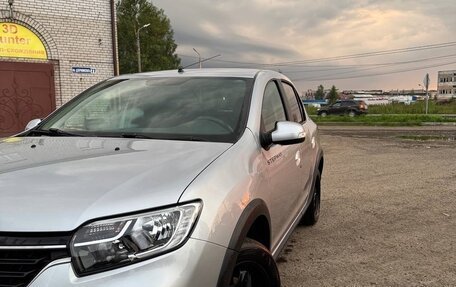 Renault Logan II, 2020 год, 1 300 000 рублей, 2 фотография