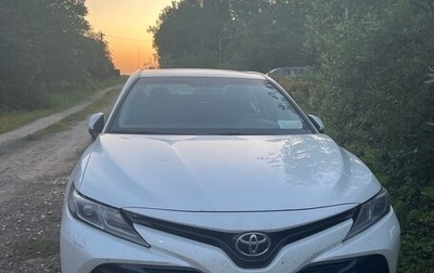 Toyota Camry, 2021 год, 2 700 000 рублей, 1 фотография