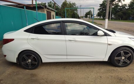 Hyundai Solaris II рестайлинг, 2016 год, 691 000 рублей, 3 фотография