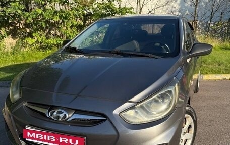 Hyundai Solaris II рестайлинг, 2012 год, 640 000 рублей, 3 фотография