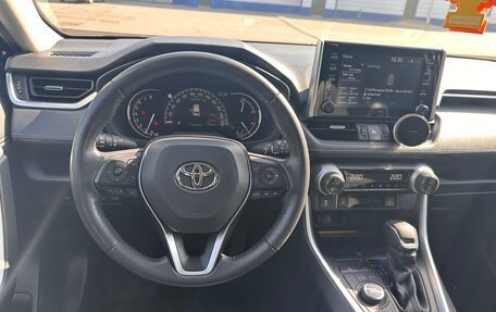 Toyota RAV4, 2021 год, 4 100 000 рублей, 8 фотография