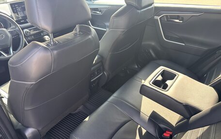 Toyota RAV4, 2021 год, 4 100 000 рублей, 12 фотография