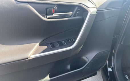 Toyota RAV4, 2021 год, 4 100 000 рублей, 14 фотография