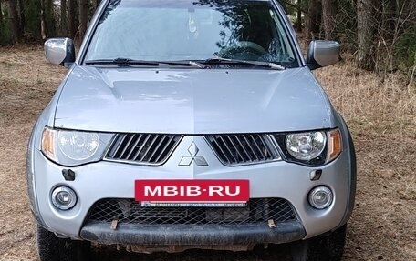Mitsubishi L200 IV рестайлинг, 2007 год, 900 000 рублей, 5 фотография