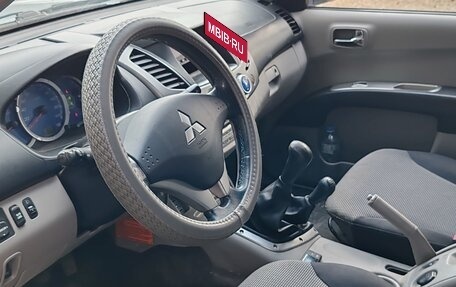 Mitsubishi L200 IV рестайлинг, 2007 год, 900 000 рублей, 10 фотография