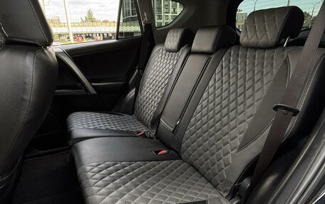 Toyota RAV4, 2017 год, 2 430 000 рублей, 9 фотография
