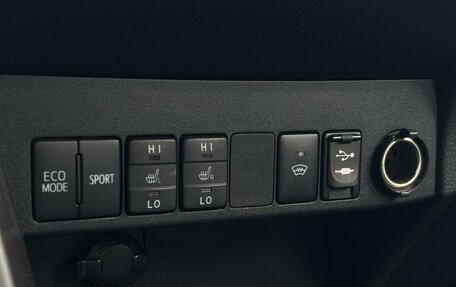 Toyota RAV4, 2017 год, 2 430 000 рублей, 14 фотография