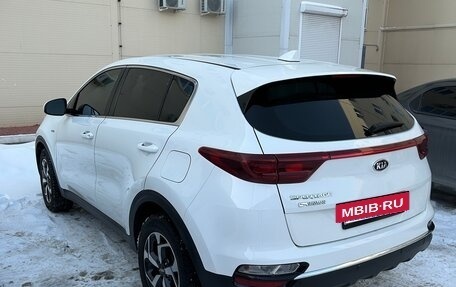 KIA Sportage IV рестайлинг, 2020 год, 2 250 000 рублей, 3 фотография