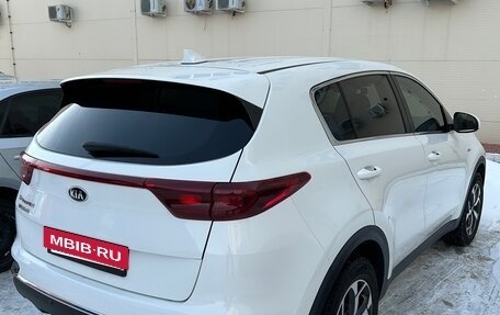 KIA Sportage IV рестайлинг, 2020 год, 2 250 000 рублей, 4 фотография